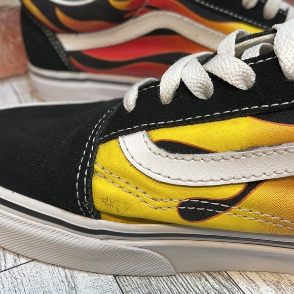 Vans Flame Old Skool  Skate Shoes! Excellent Used Condition!  EUC main image 2
